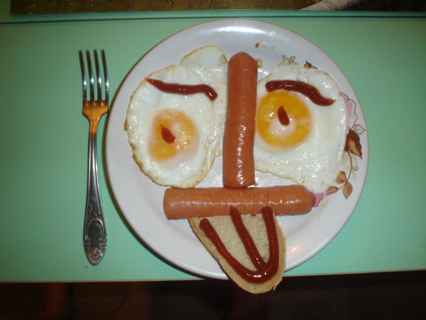 Супруга приготовила завтрак любимому мужу и сделала минет красавчику