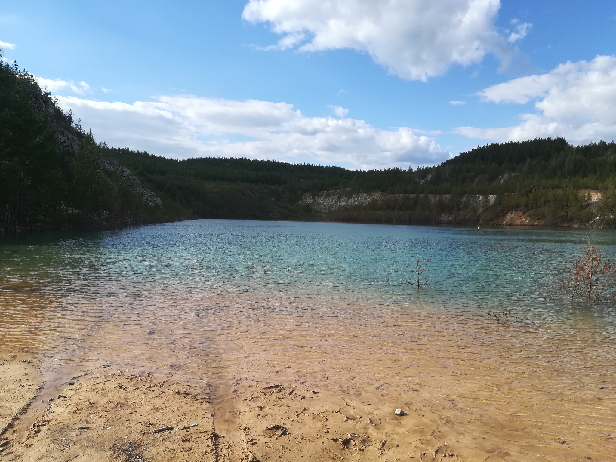 Изумрудное озеро Свердловская область