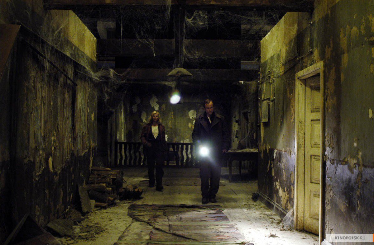 Ужасы заброшенный. Ужасы заброшенный. Психиатрическая лечебница денби. Коридор заброшенного здания. Ужасы заброшенный.