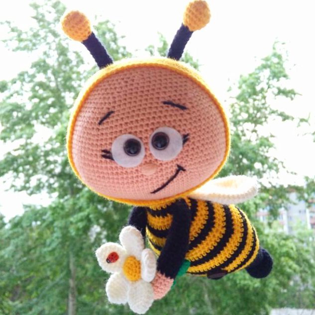 Пчела свинья. Бонни в костюме пчелки. Амигуруми Пчелка Бонни. Бонни Пчелка крючком. Кукла Бонни Пчелка крючком.