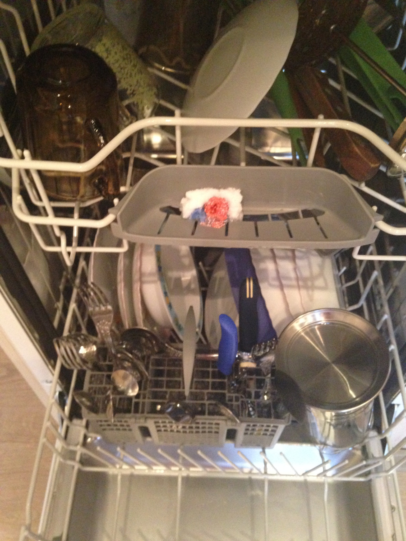 Посудомоечная машина Ханса вид снизу
