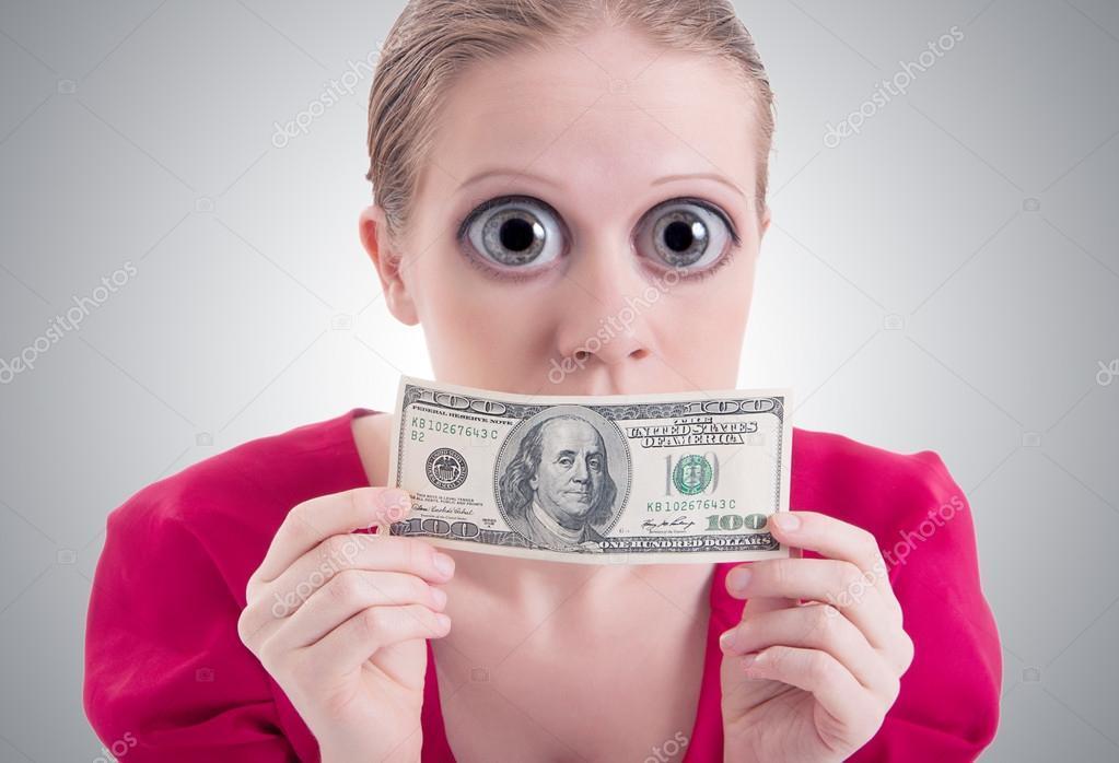 Глазки деньги. Деньги в глазах. Купюра с глазами. Человек с долларами в глазах. Доллары в глазах.