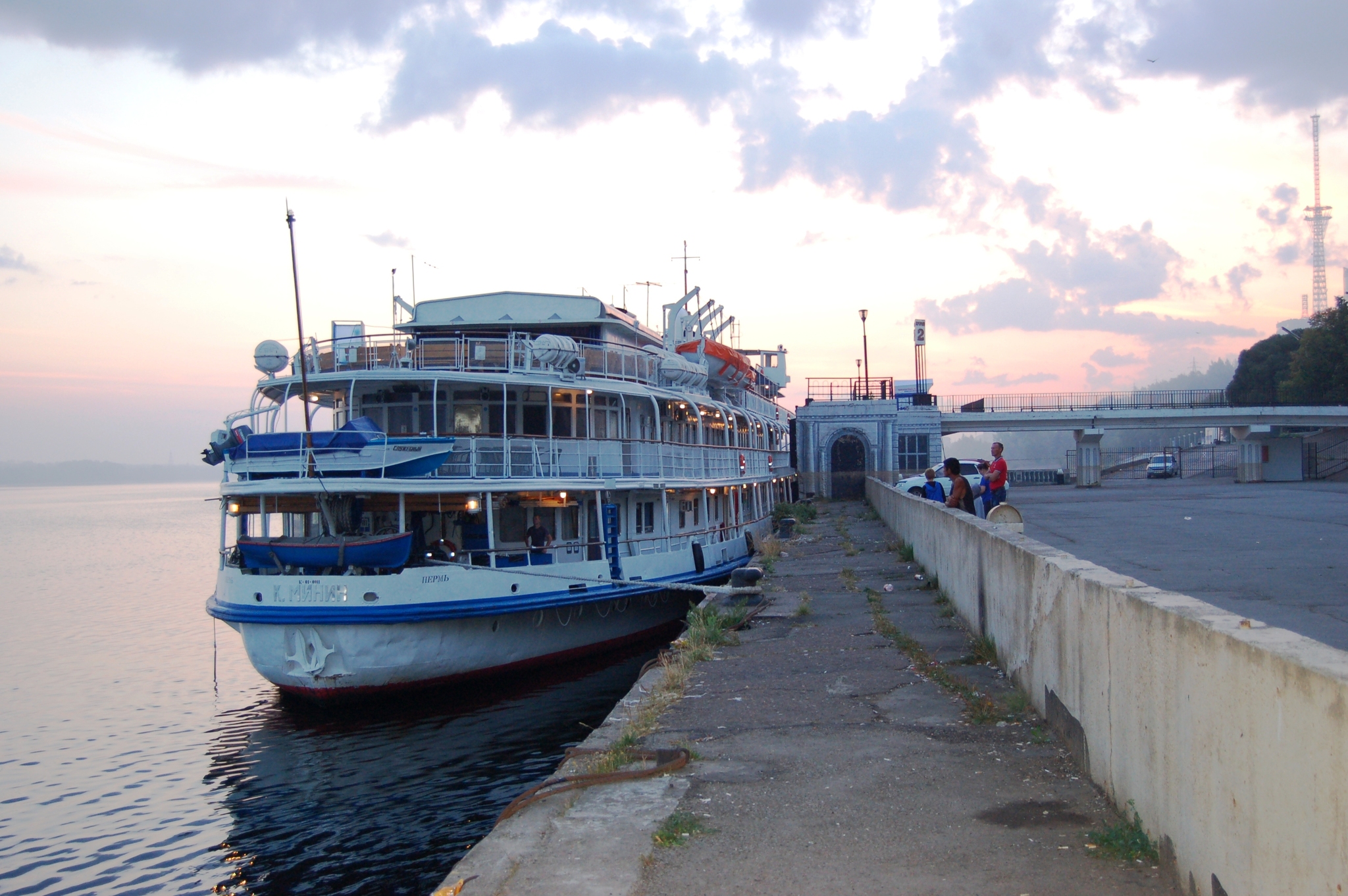 Круизы по россии пермь - чайковский - казань. Круиз по волге на теплоходе. Круизы пермь казань пермь. Круизы пермь казань пермь. Круиз самара пермь.