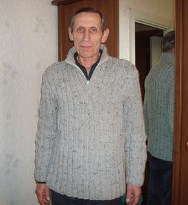 Кофта деда. Дедушка в свитере. Дедов свитер. Дед в кофте. Шерстяная кофта для дедушек.