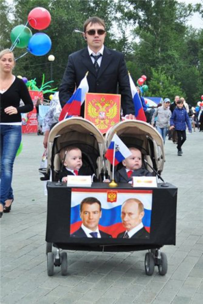 Новогодние Костюмы Для Двойняшек Мальчик И Девочка Новогодние Костюмы Для Двойняшек Мальчик И Девочка