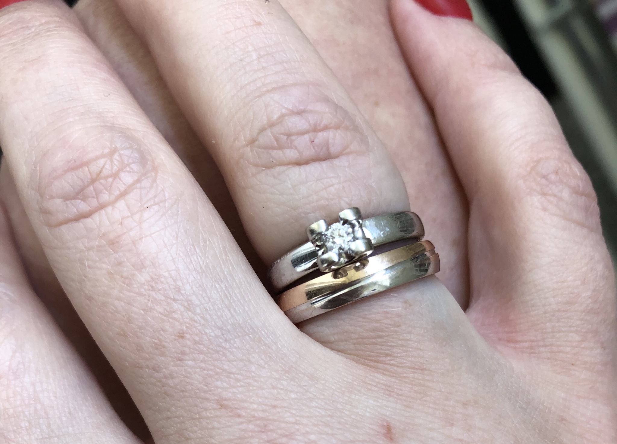 обручальные кольца суеверия. обручальные кольца по приметам. обручальные кольца суеверия. приметы помолвочного кольца. обручальные кольца приметы.