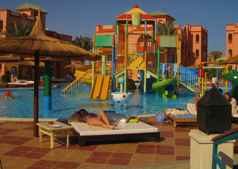 Aqua vista resort hurghada. Хургада Альбатрос Аквависта. Пик Альбатрос Аква Виста Резорт Хургада 4. Фэмили Аква Виста Хургада. Фан Сан Фэмили Альбатрос Аква Виста Хургада.