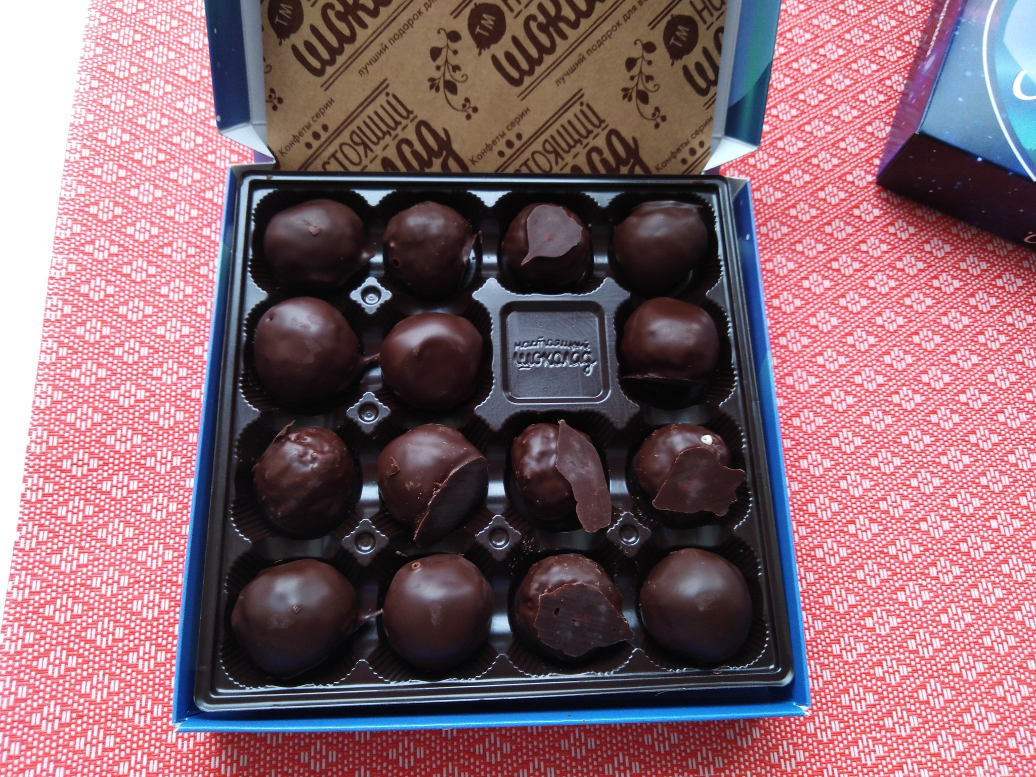 Круглые шоколадные конфеты