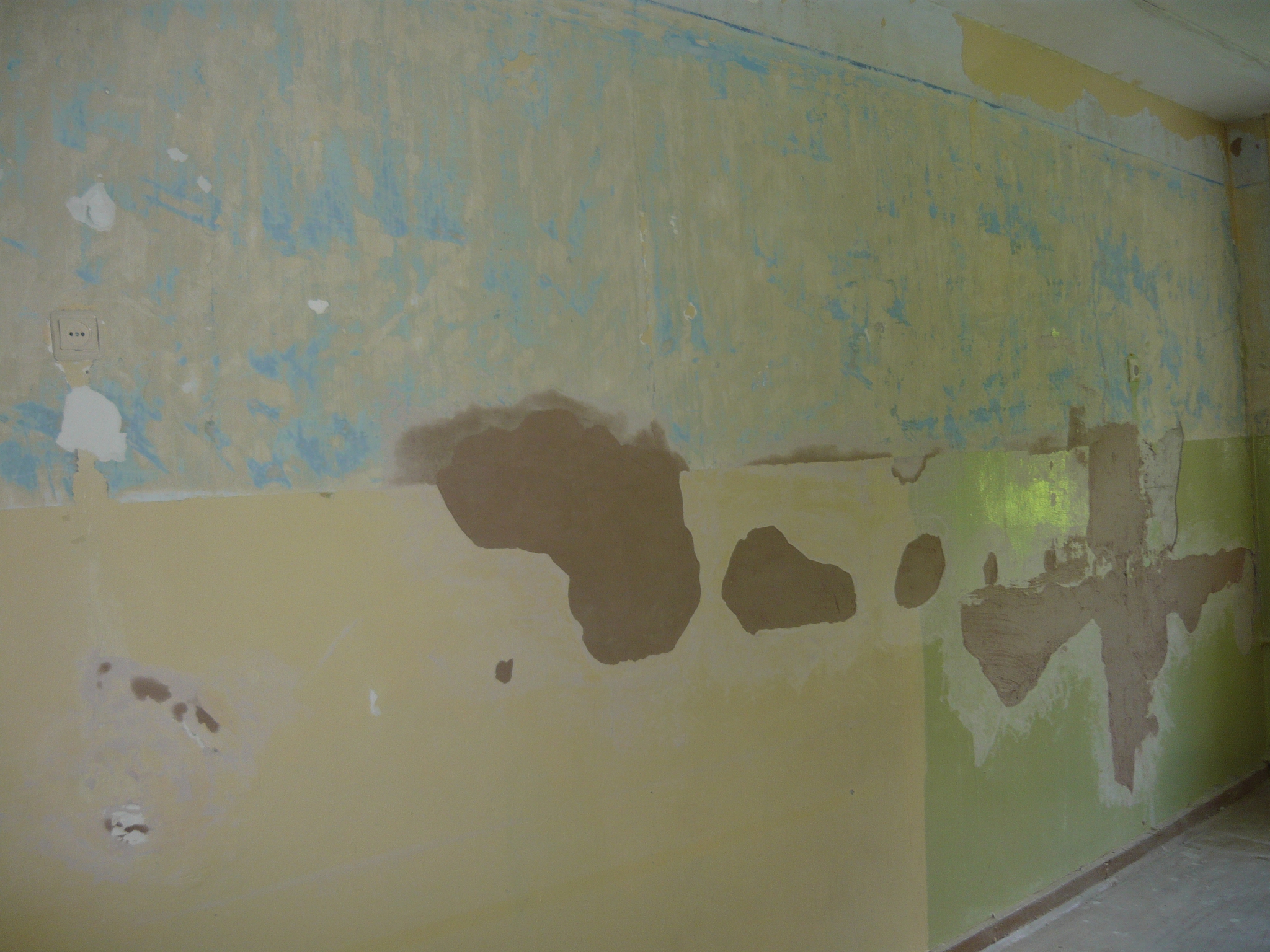 Стеклообои в интерьере. Оклеивание стен обоями. Наклеить пластиковые панели на стену. Обои клеятся на водоэмульсионную краску. Можно ли клеить панели на краску.