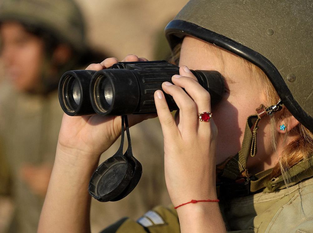 Метки солдат. Армия Израиля. Израильская армия. ЦАХАЛ фото. Исроил армияси женщина.