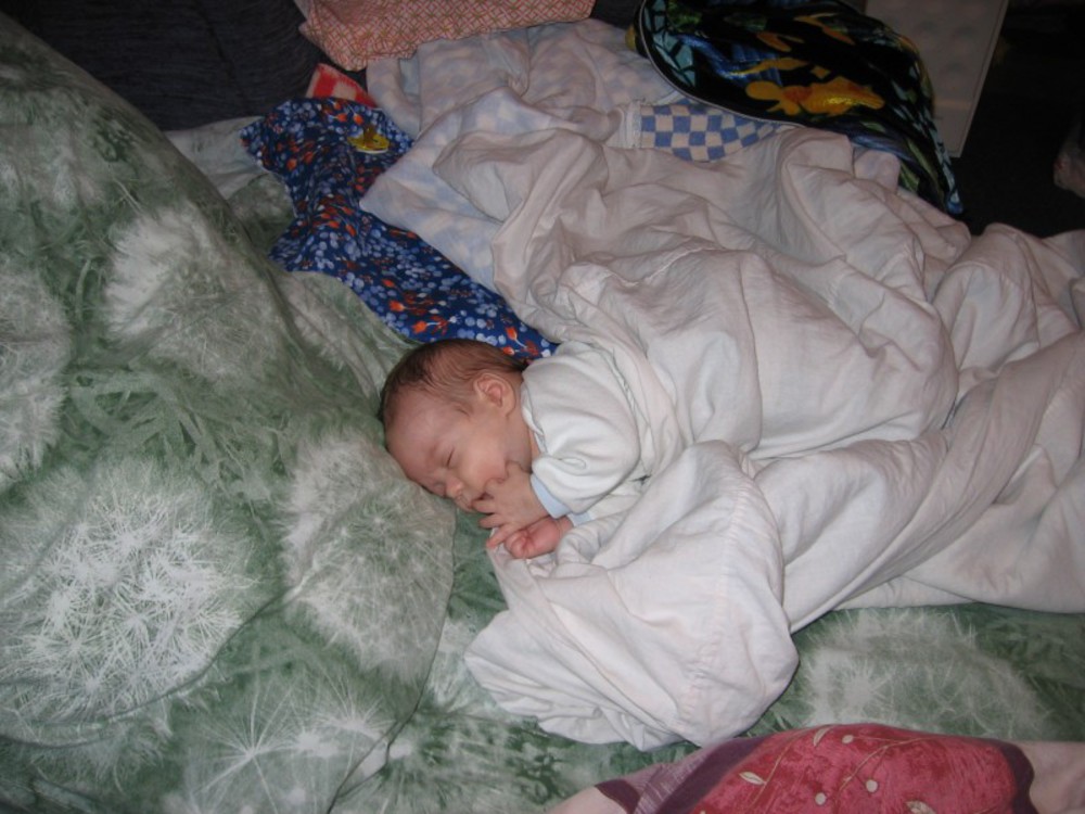 Можно ли выкладывать фото спящего ребенка