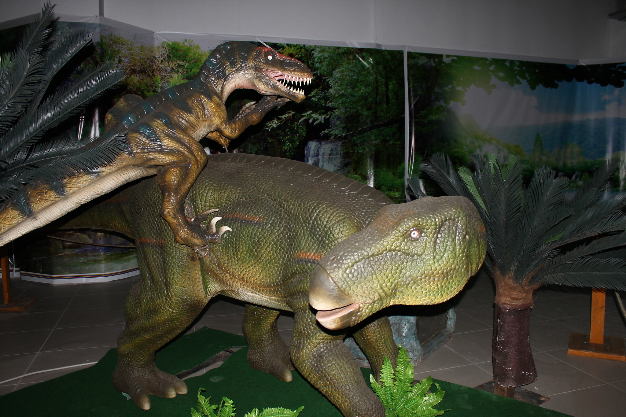 Выставка динозавров колизей. Выставка динозавров. Выставка динозавров в Москве. Выставка динозавров современна. Выставка динозавров Сургут.