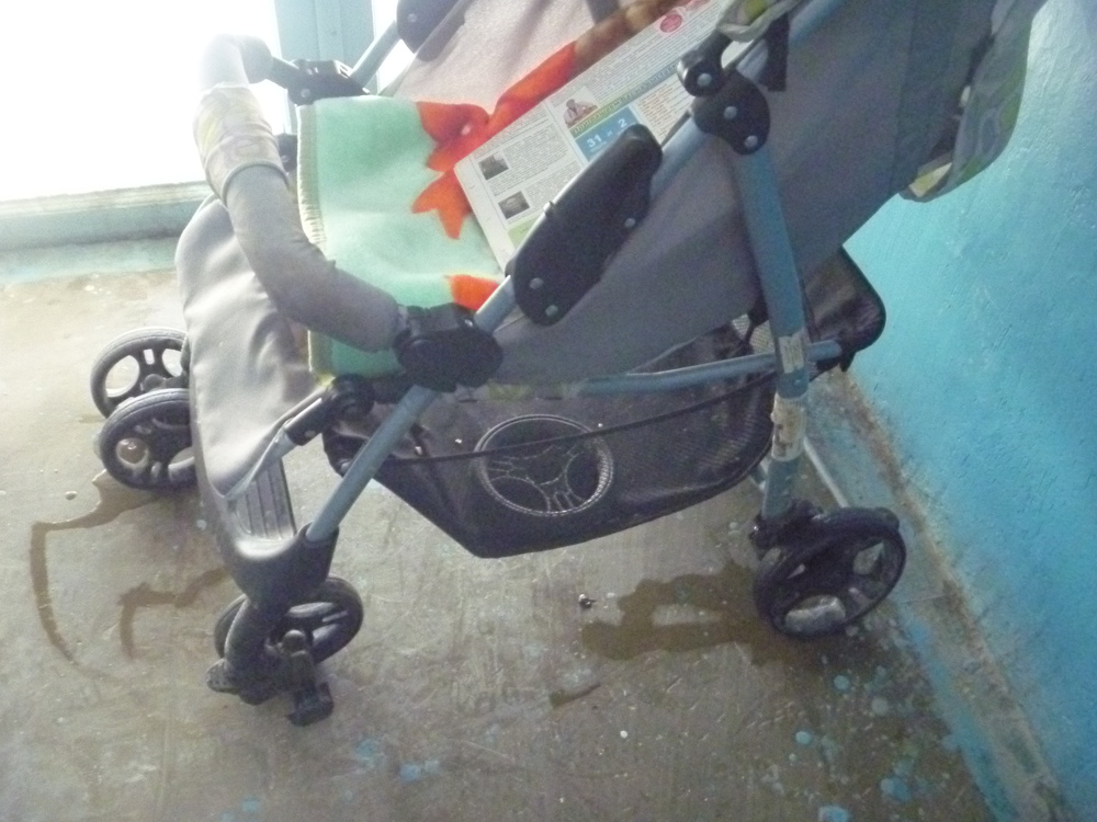Коляска форум отзывы. У детской коляски отвалилась передняя планка. От коляски отпала пластиковая держалка для ног.