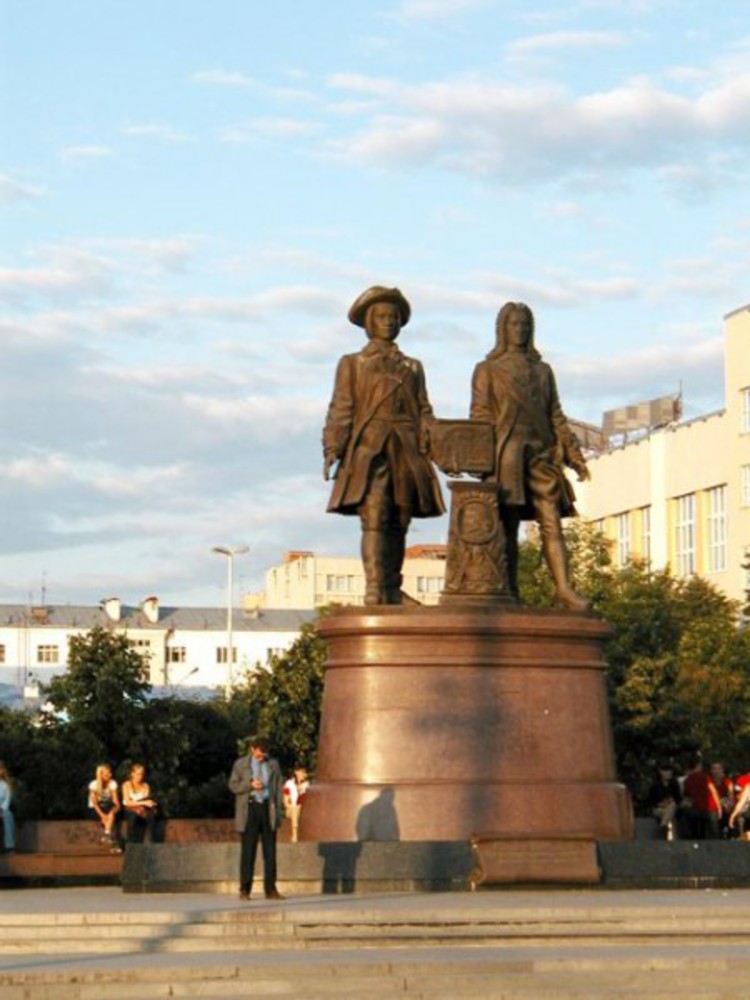 Основатели екатеринбурга. Памятники архитектуры ЕКБ. Памятники архитектуры города Екатеринбурга. Памятники города Екатеринбурга. Исторические памятники Екатеринбурга.