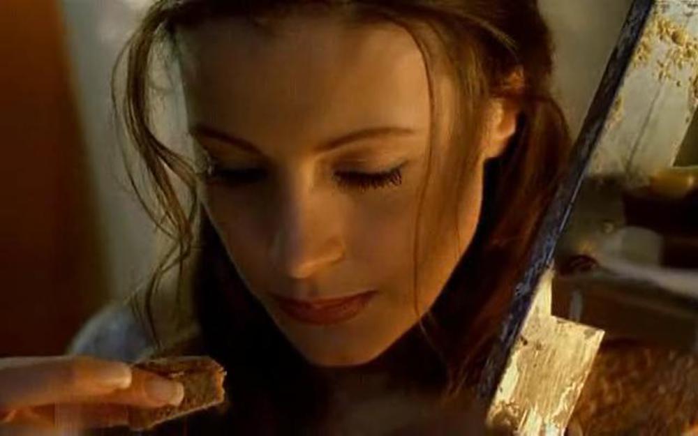 Евгения крюкова упасть вверх. Упасть вверх фильм 2002. Девушка падает. Упасть вверх (2002). Упасть наверх.