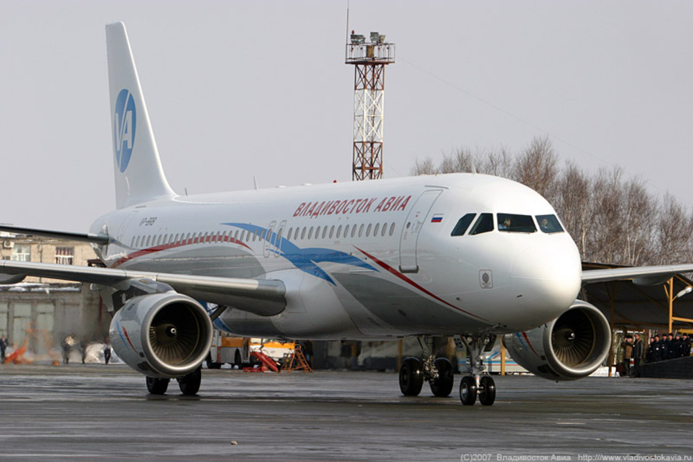 Владивосток авиа. А320 Владивосток авиа. Самолёт Владивосток авиа а320. Владивосток Аэробус. Аэробус а320 Владивосток - Петропавловск Камчатский.