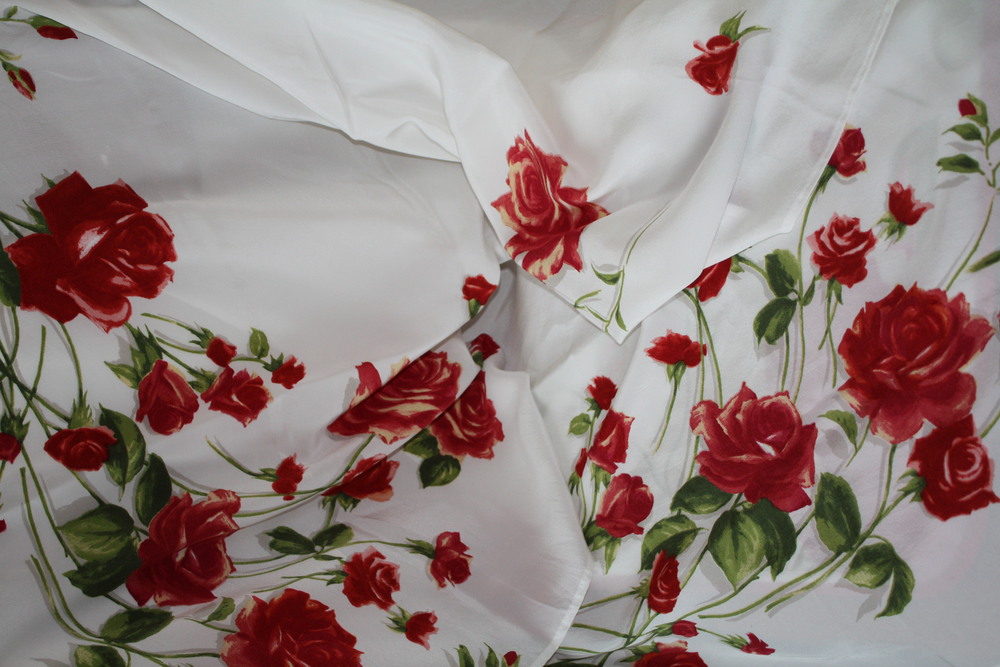 Белые розы платок